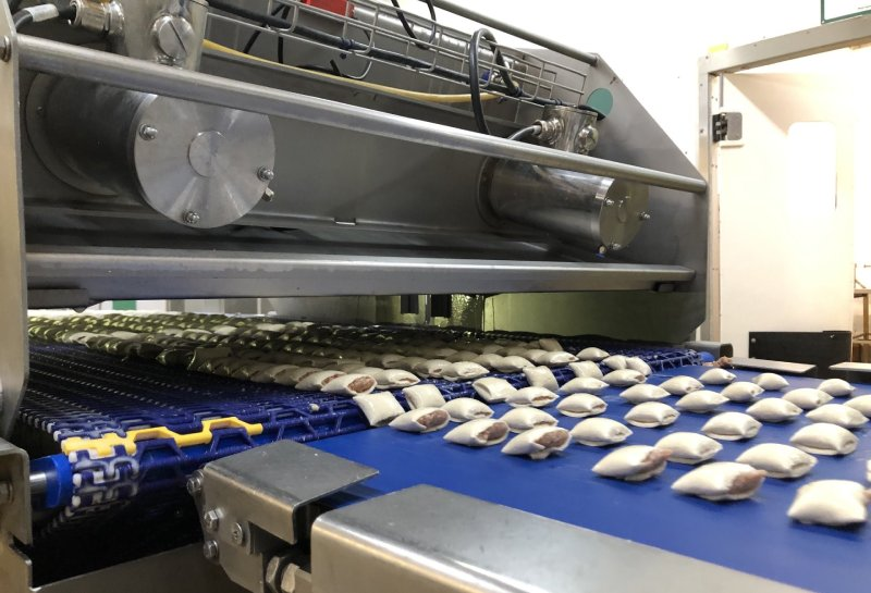 Bakery cuts maintenance time and saves £10k annually with HabasitLINK modular belting